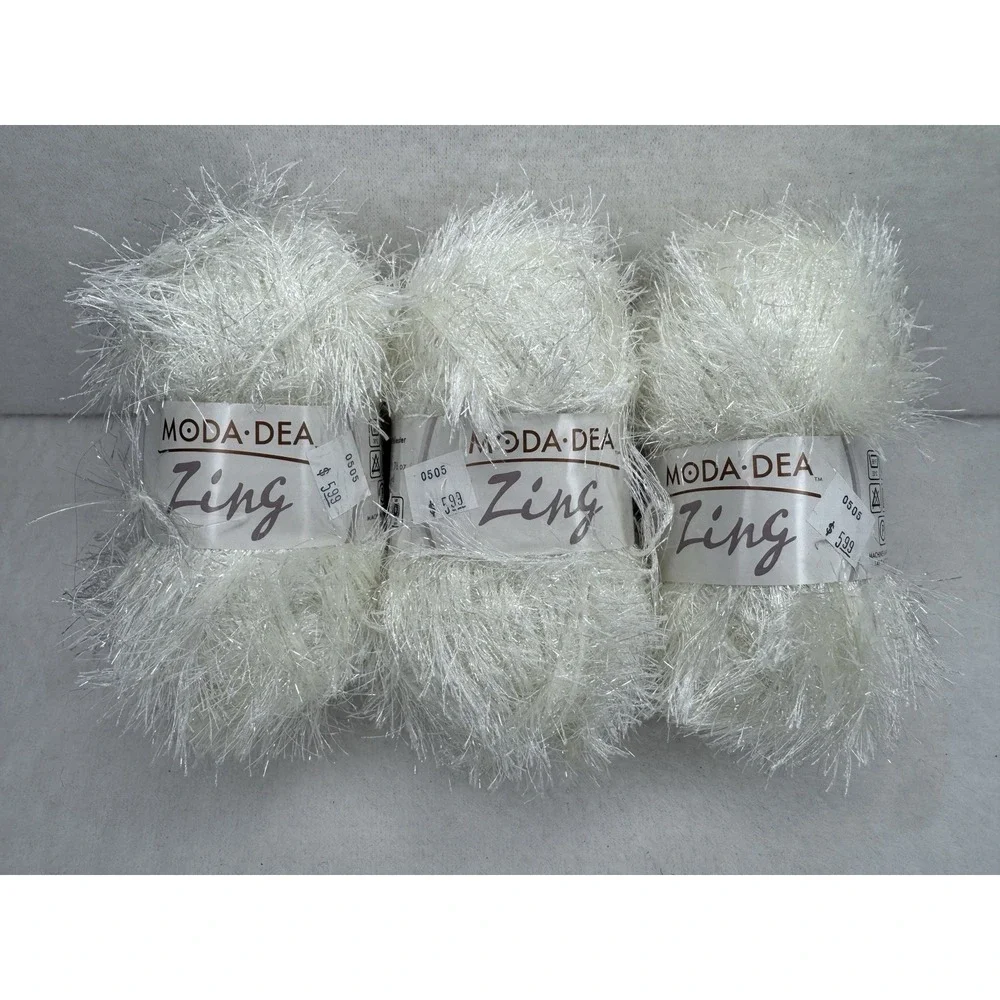 Moda Dea Zing Eyelash Yarn Pearl‎ White Lot 3 Skeins Polyester